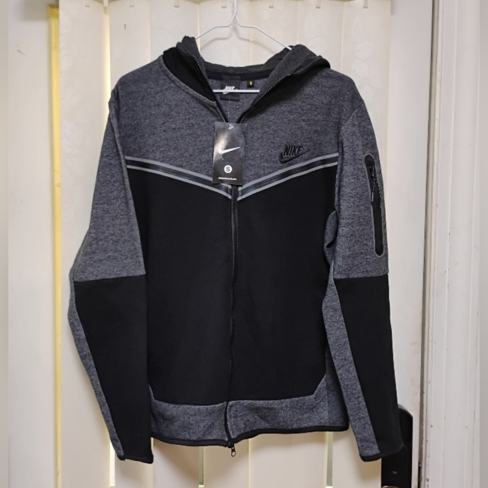 NWT "Nike" Unisex Hooded Jacket - S